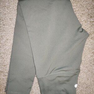 Lululemon Legging Women 8 Olive Wunder Under Pull On Stretch Athletic